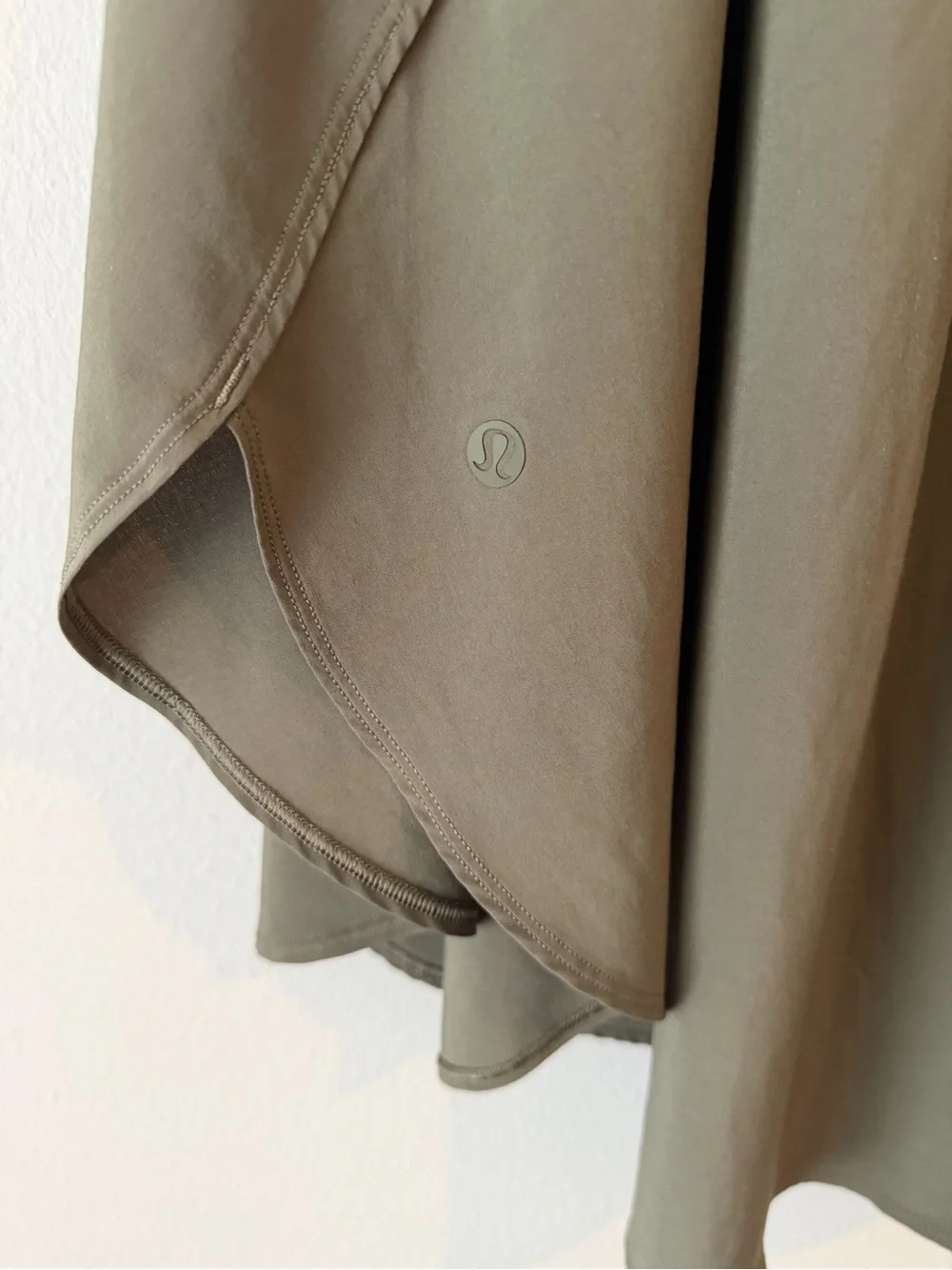 lululemon athletica The Everyday Skirt Olive Green Smocked-Waist Midi Skirt - Picture 4 of 5